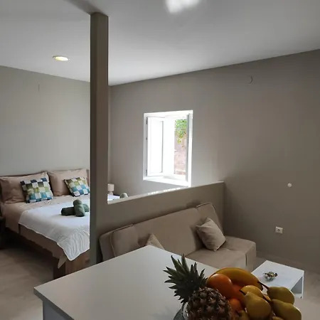 Harriet Apartment