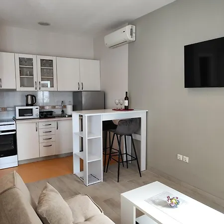 Harriet Apartment