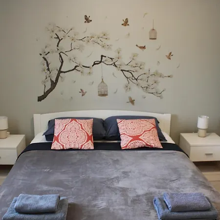 Harriet Apartment