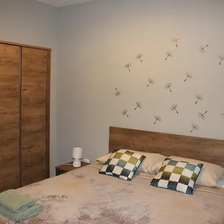 Harriet Apartment *